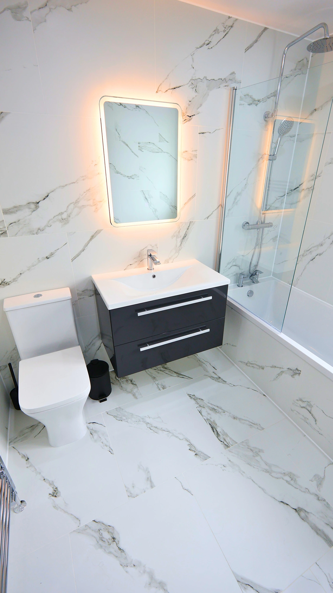 Light Bathroom Design